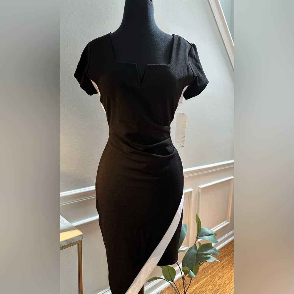 Almost Famous - Short Sleeve Pullover Asymmetrical Dress Black & White Size XL